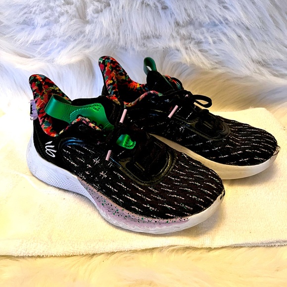 Under Armour Curry Flow 9 ‘Seasme Street The Count’ - Picture 1 of 11